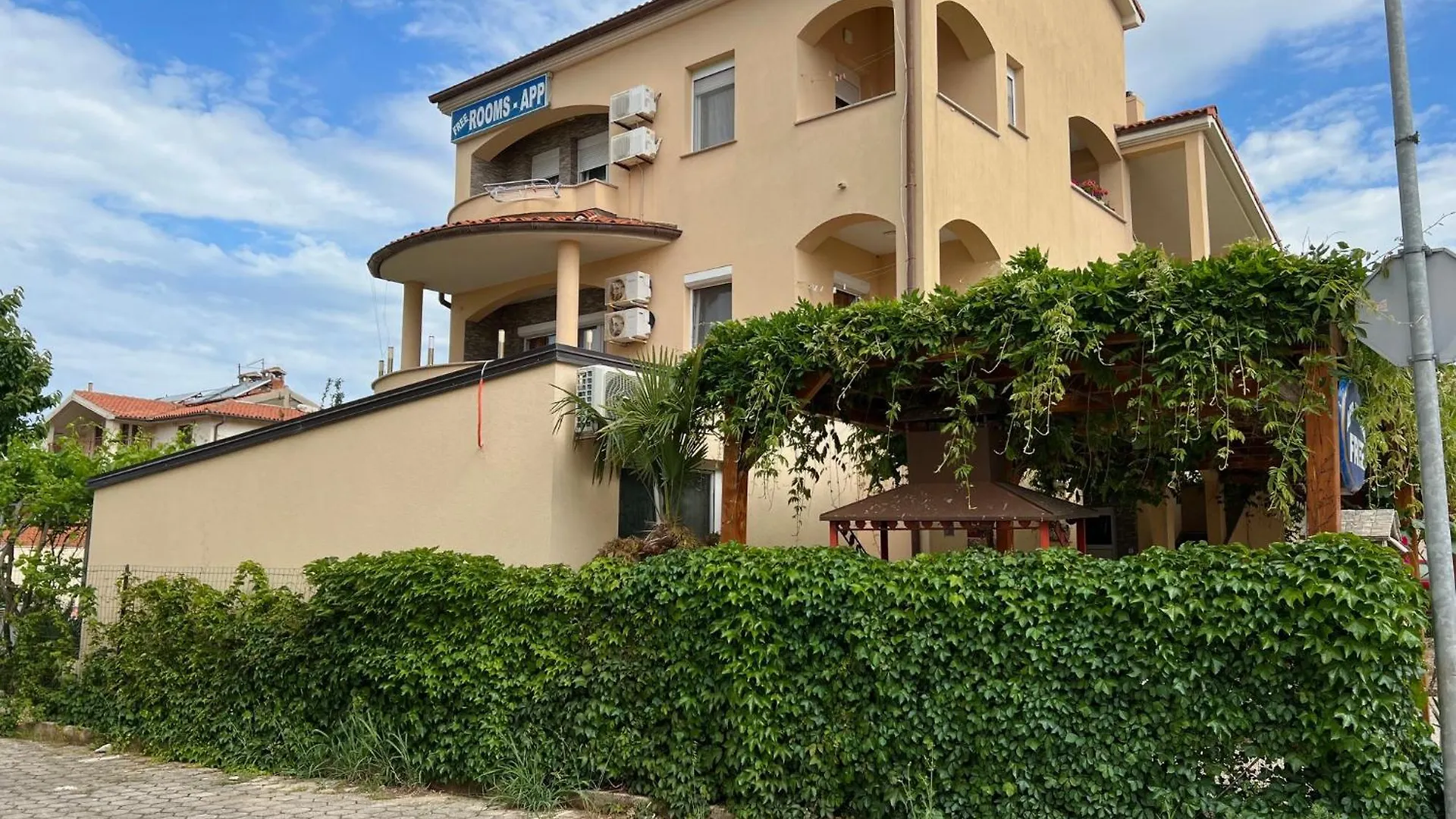 Apartments Mijic Medulin